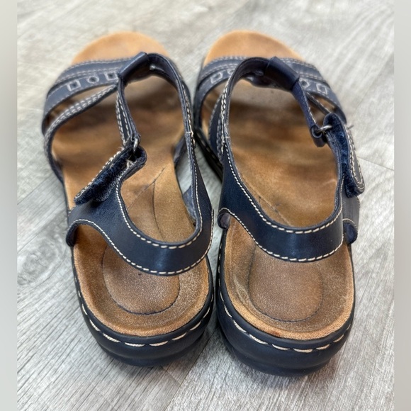 Clarks Strappy Sandals Size 8.5 - Picture 5 of 6